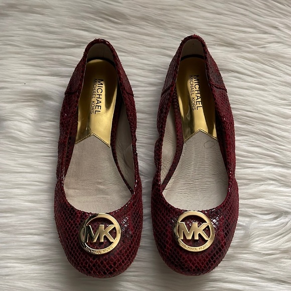 Michael Kors Fulton Ballet Red Embossed Leather Flats Size 8 - Picture 1 of 11